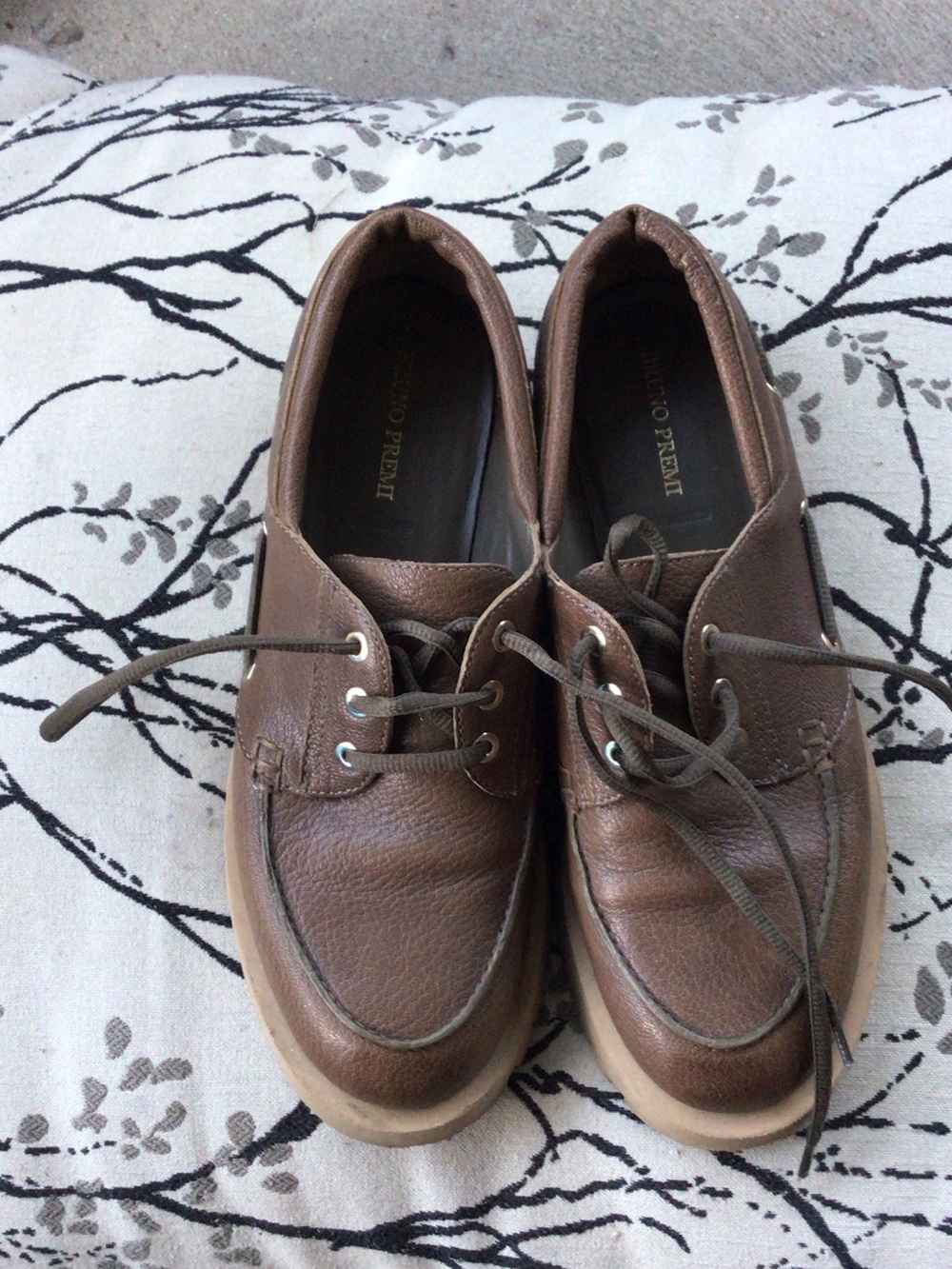 Men's Brown Leather Boat Shoes with Lace-Up Comfort